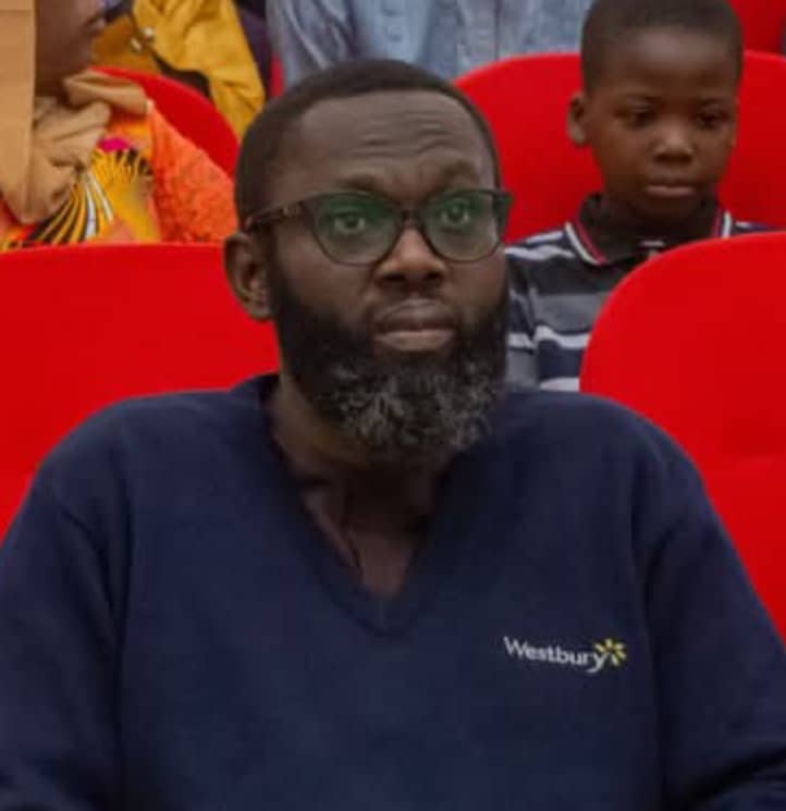 Professeur Dr. [Nom du Doyen]